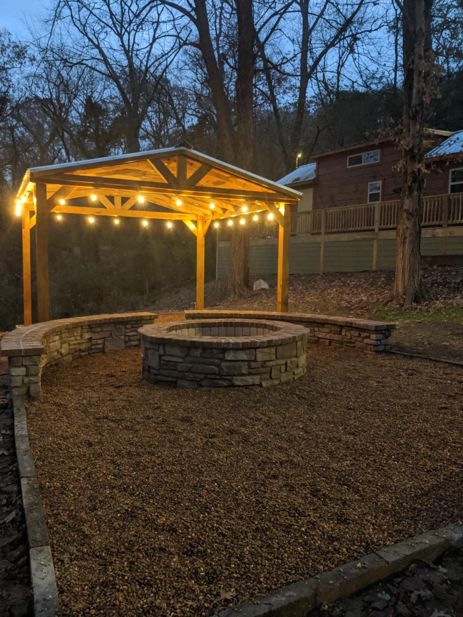 River Hot Tub & Swim Near Downtown Holiday home *