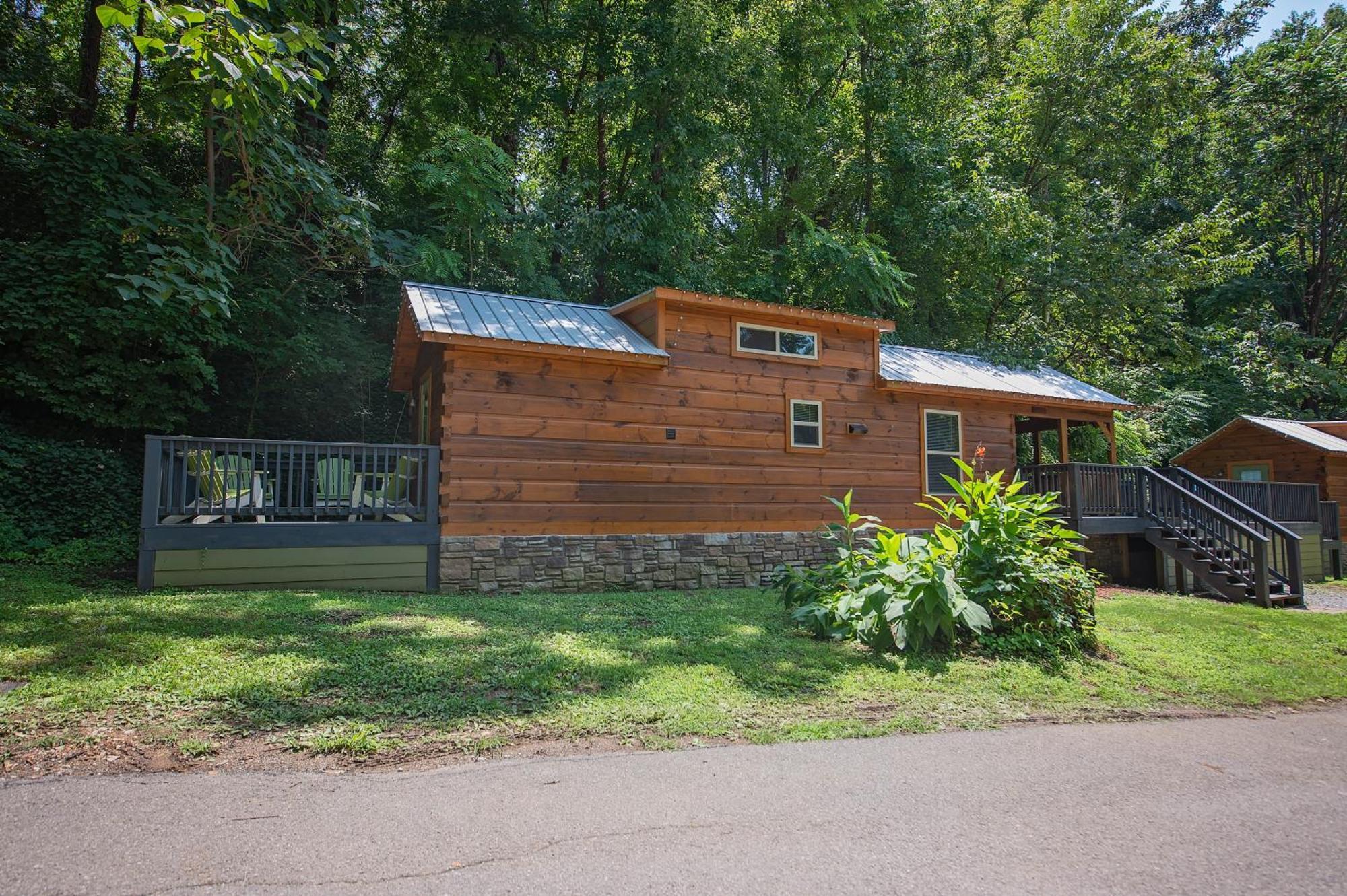 River Hot Tub & Swim Near Downtown * Chattanooga