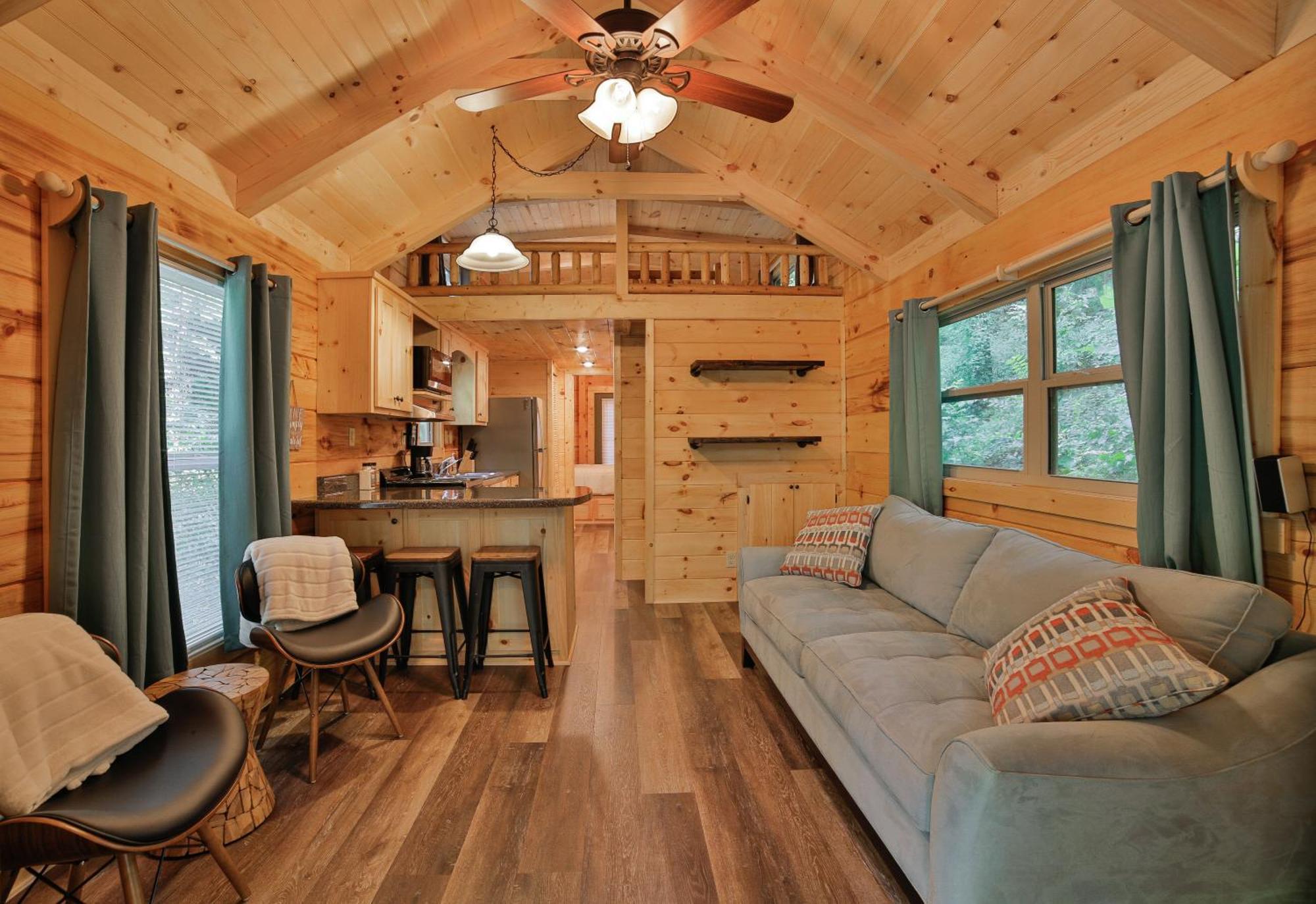 River Hot Tub & Swim Near Downtown Chattanooga