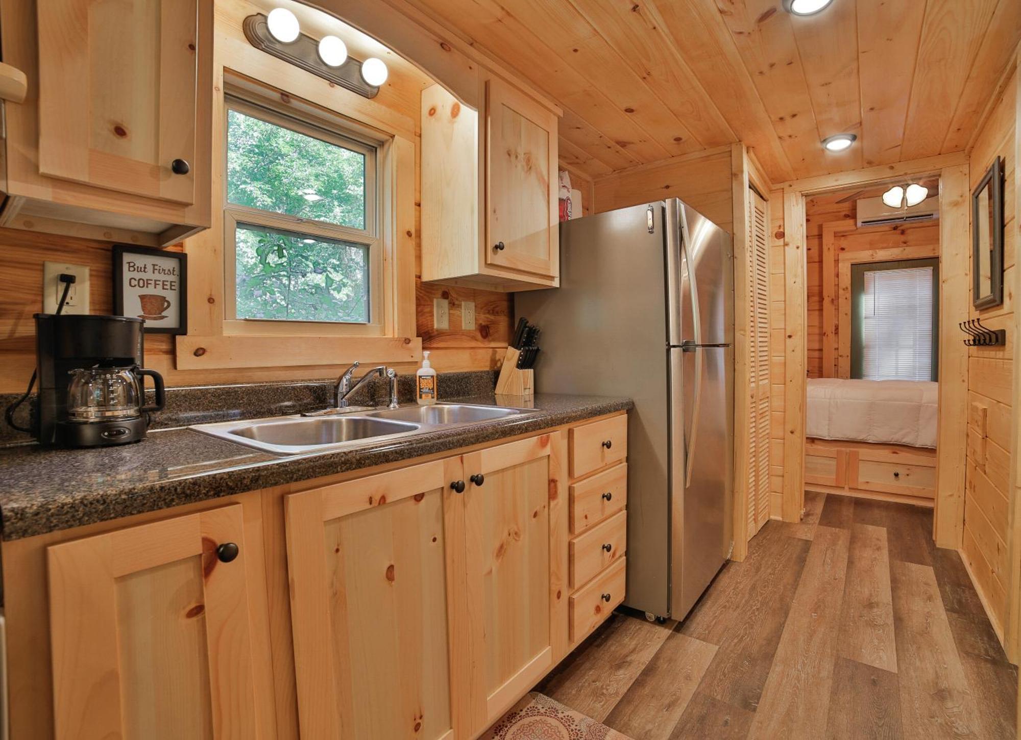 Holiday home River Hot Tub & Swim Near Downtown *