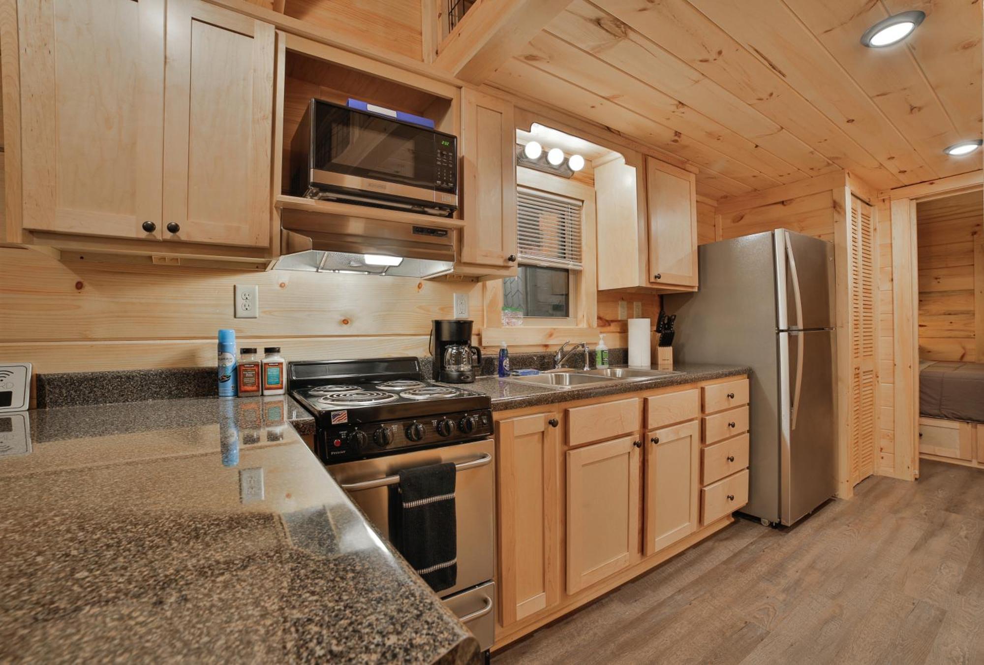 Holiday home River Hot Tub & Swim Near Downtown *